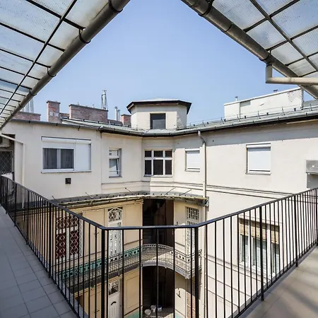 Apartamento Imperial Basilika And Castle View Free Parking Upon Reservation