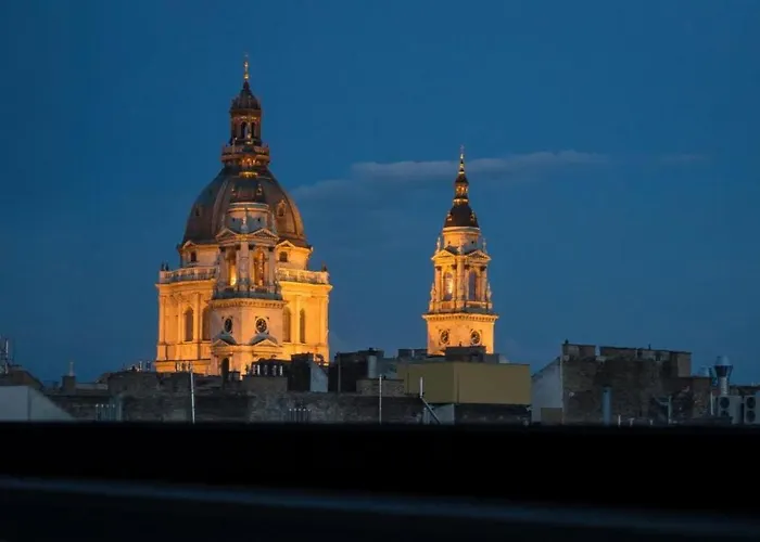 Imperial Basilika And Castle View Free Parking Upon Reservation * Budapest