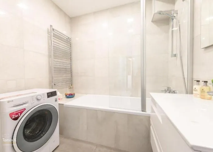 Apartment Imperial Basilika And Castle View Free Parking Upon Reservation